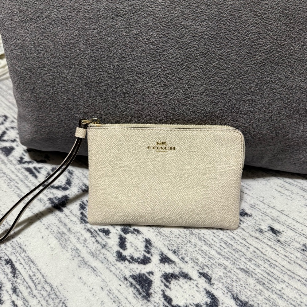 Coach Corner Zip Wristlet